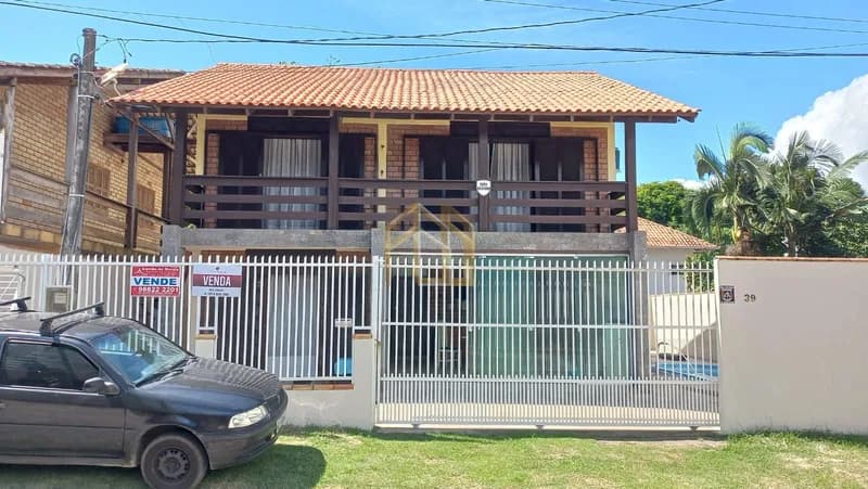 Casa 2 dorm. em Centro, Balneário Piçarras/SC · destaque | Família Broker