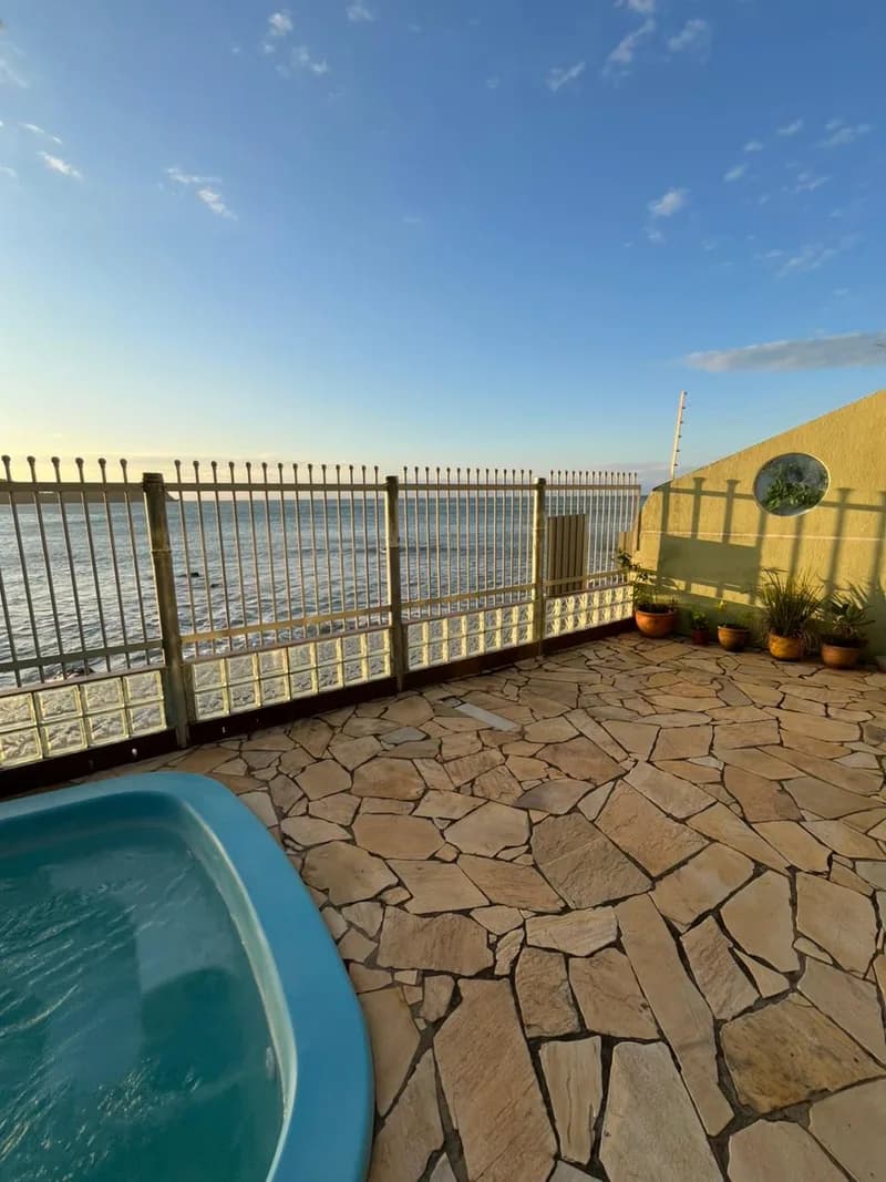 Casa Frente-Mar Praia do Poá em Penha