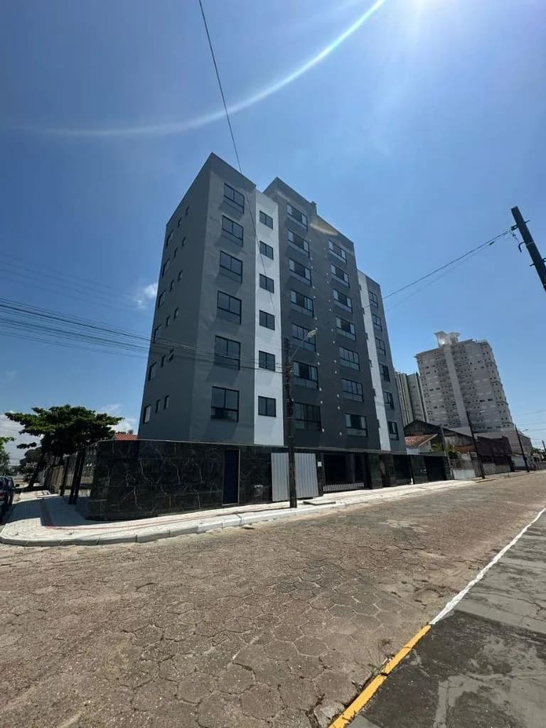 Apartamento 3 dorm. em Centro, Balneário Piçarras/SC · foto 2 | Família Broker