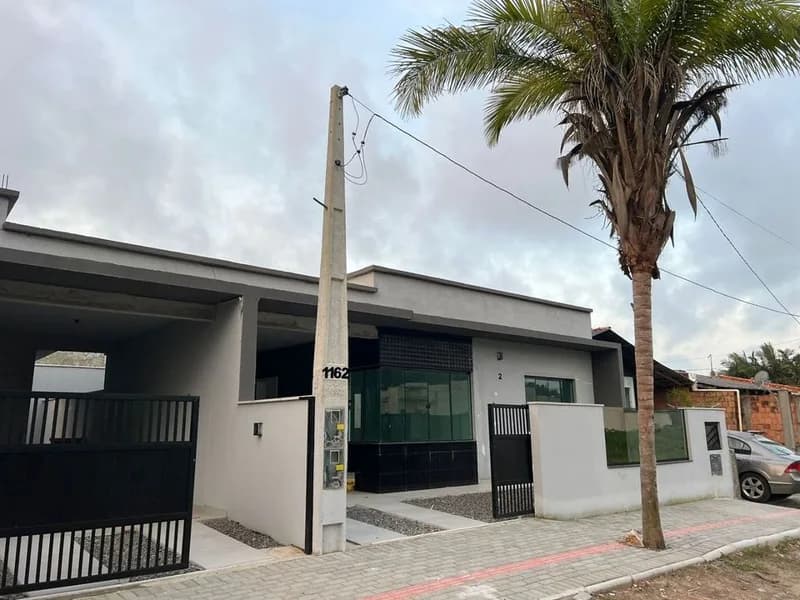 Casa 2 dorm. em Itacolomi, Balneário Piçarras/SC · foto 2 | Família Broker