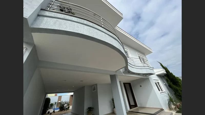Casa 4 dorm. em Centro, Balneário Piçarras/SC · foto 2 | Família Broker