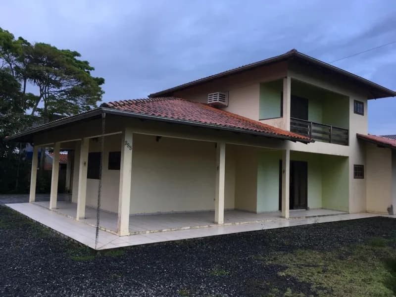 Casa 6 dorm. em Centro, Penha/SC · destaque | Família Broker
