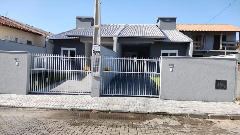 Casa 3 dorm. em Itacolomi, Balneário Piçarras/SC · foto 2 | Família Broker
