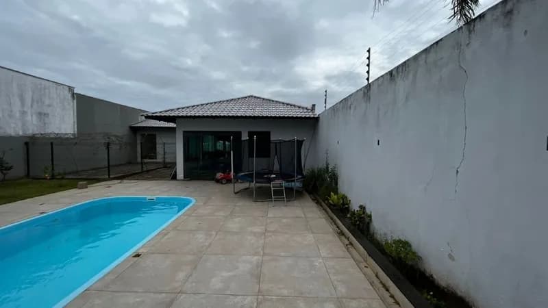 Casa 5 dorm. em Centro, Balneário Piçarras/SC · foto 3 | Família Broker