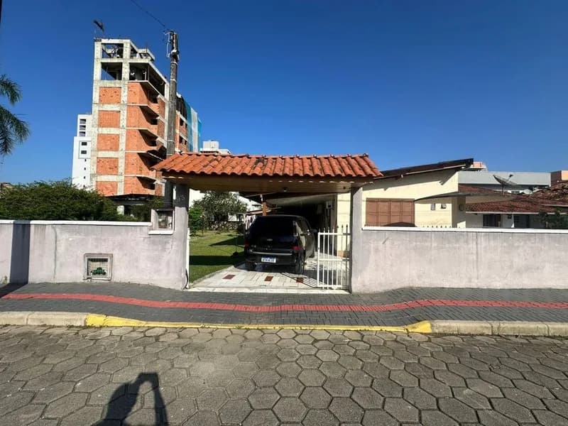 Casa 5 dorm. em Itacolomi, Balneário Piçarras/SC · destaque | Família Broker