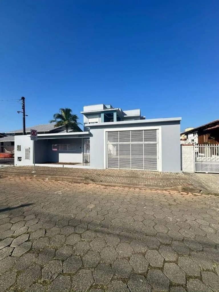 Casa 3 dorm. em Centro, Penha/SC · destaque | Família Broker