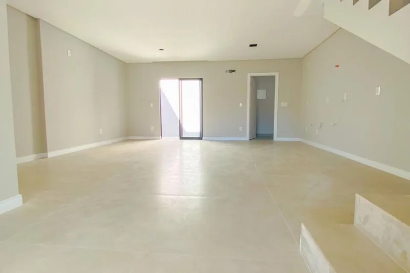 Casa 3 dorm. em Itacolomi, Balneário Piçarras/SC · foto 4 | Família Broker