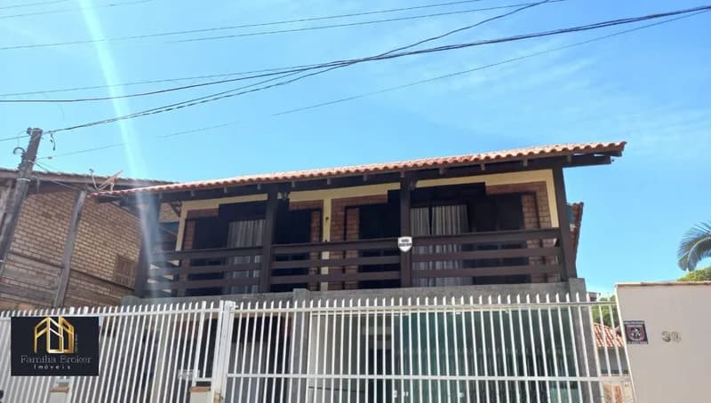 Casa 2 dorm. em Centro, Balneário Piçarras/SC · foto 2 | Família Broker