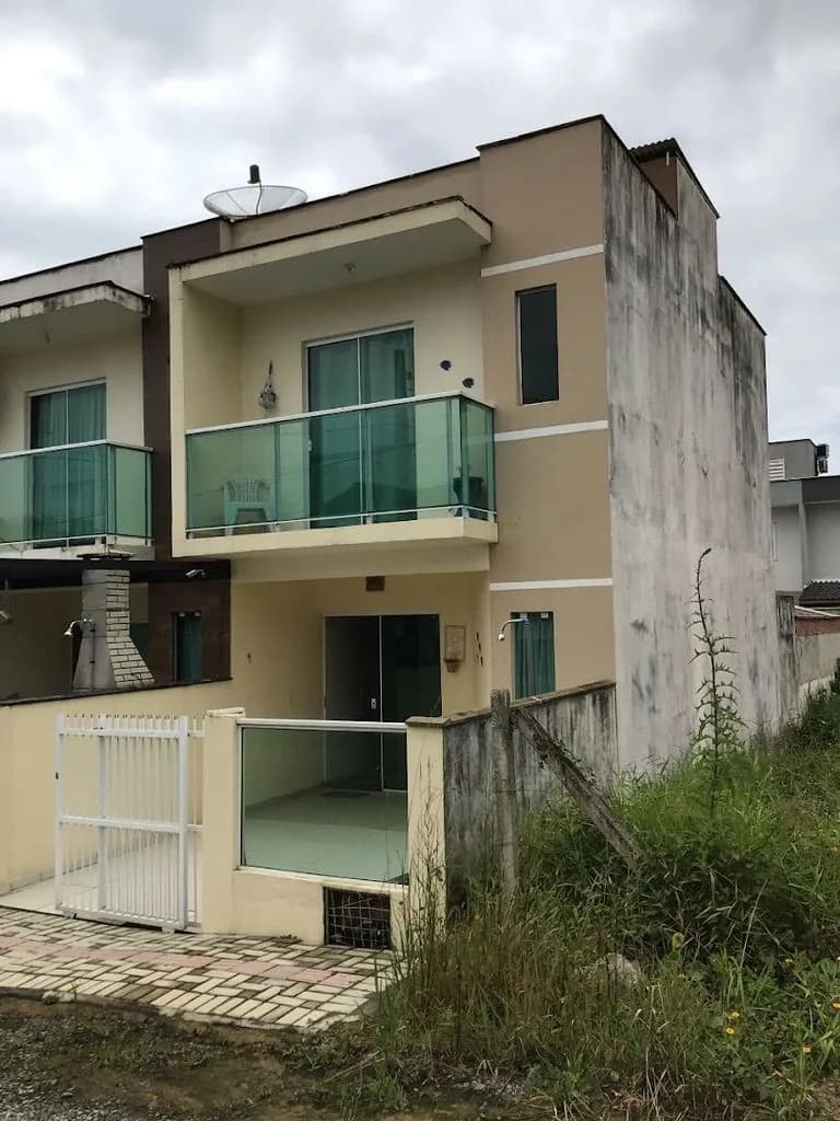 Casa 2 dorm. em Itacolomi, Balneário Piçarras/SC · foto 2 | Família Broker